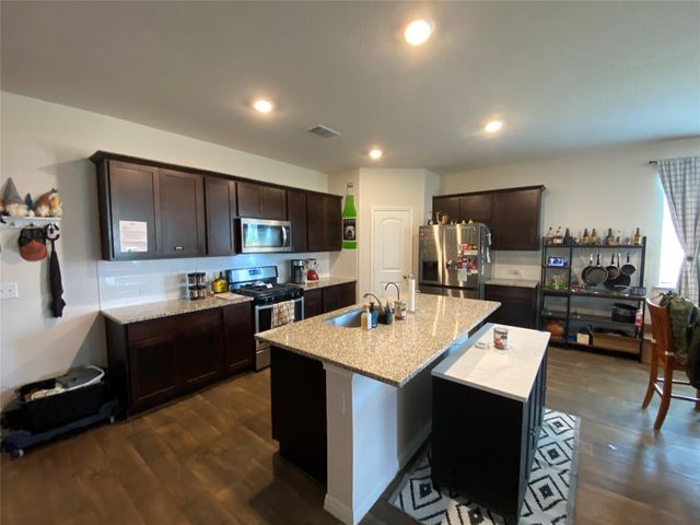 924 Vogel DR, Georgetown, TX 78626