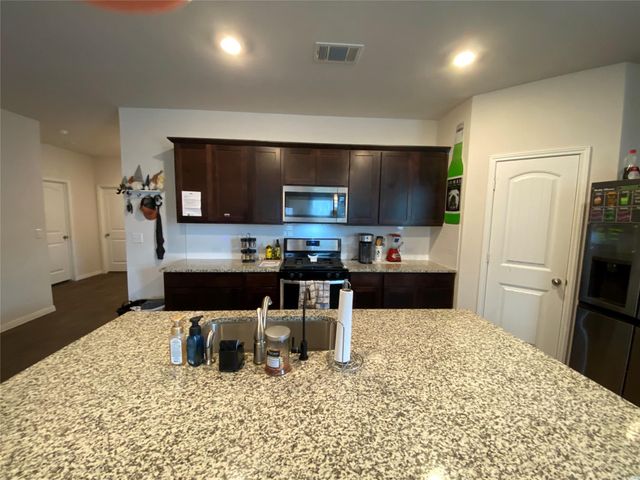 924 Vogel DR, Georgetown, TX 78626