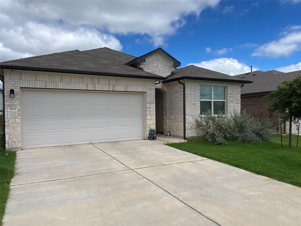 924 Vogel DR, Georgetown, TX 78626