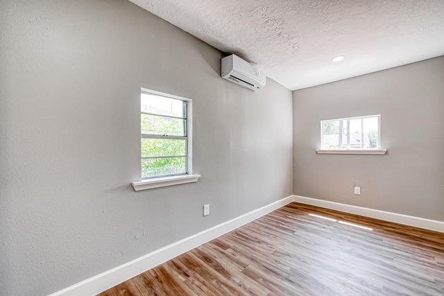 6715 Victoria Street A, Houston, TX 77020