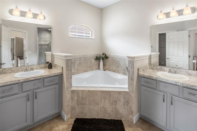 123 ELOISE OAKS DRIVE, Winter Haven, FL 33884