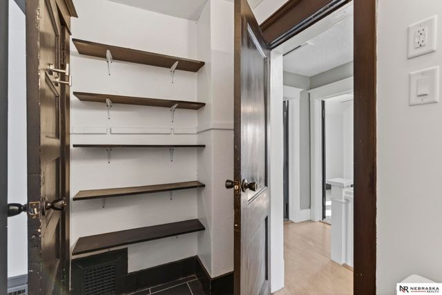 4282 Wirt Street, Omaha, NE 68111