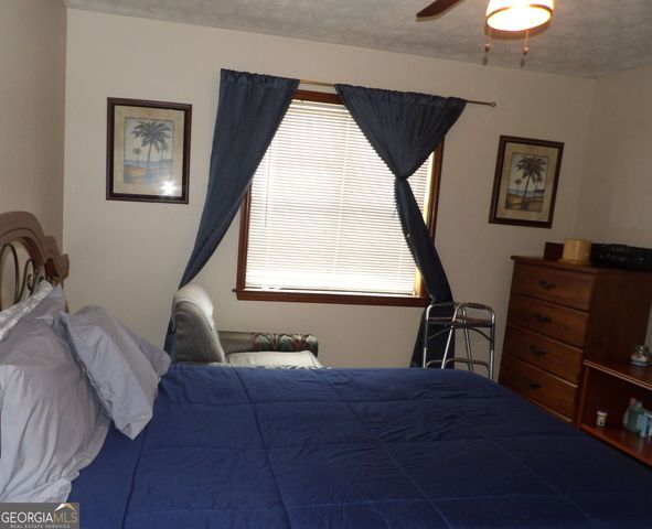 233 Leafwood Lane, Riverdale, GA 30274