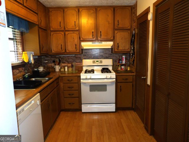233 Leafwood Lane, Riverdale, GA 30274