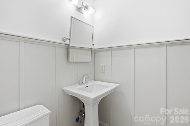 728 Clayfield Court, Charlotte, NC 28209