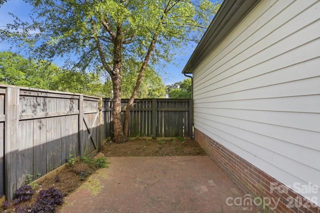 728 Clayfield Court, Charlotte, NC 28209