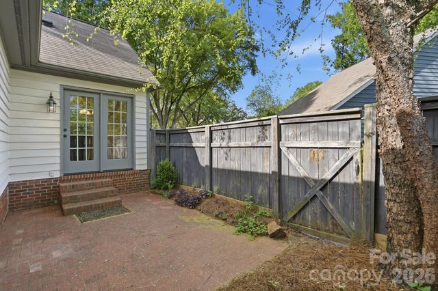 728 Clayfield Court, Charlotte, NC 28209