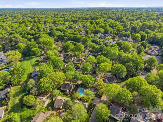 728 Clayfield Court, Charlotte, NC 28209