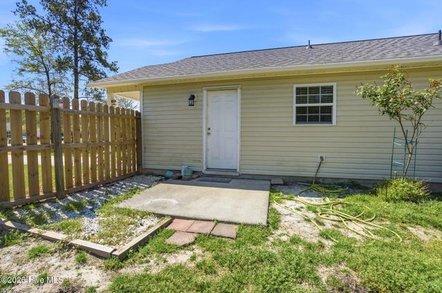 311 Snow Bell Court, Richlands, NC 28574