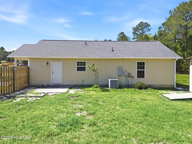 311 Snow Bell Court, Richlands, NC 28574