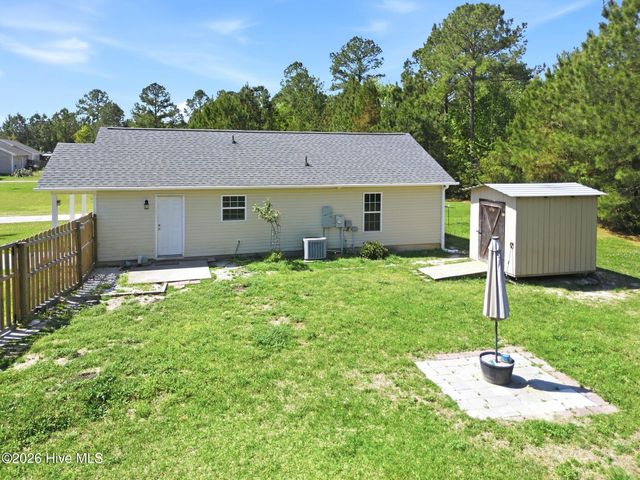 311 Snow Bell Court, Richlands, NC 28574