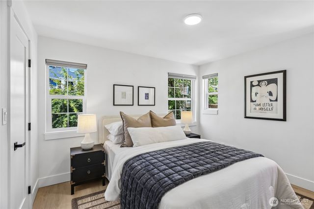 3310 9th Avenue W, Seattle, WA 98119