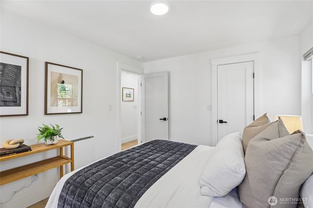 3310 9th Avenue W, Seattle, WA 98119