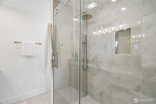 3310 9th Avenue W, Seattle, WA 98119