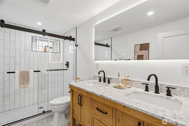 3310 9th Avenue W, Seattle, WA 98119