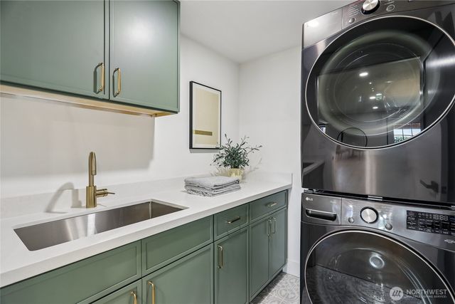 3310 9th Avenue W, Seattle, WA 98119