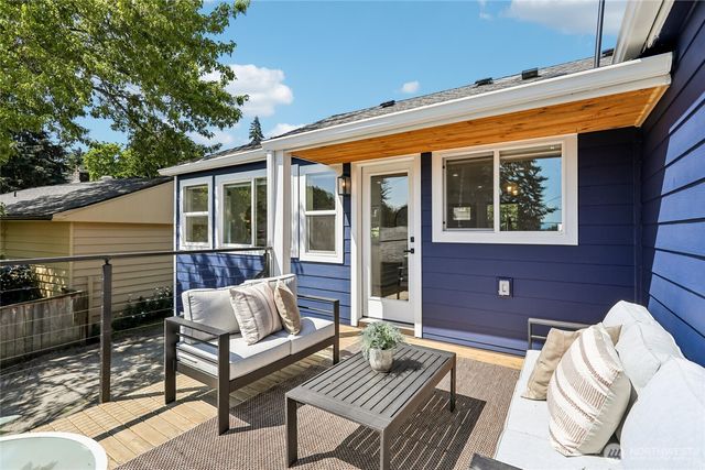 3310 9th Avenue W, Seattle, WA 98119