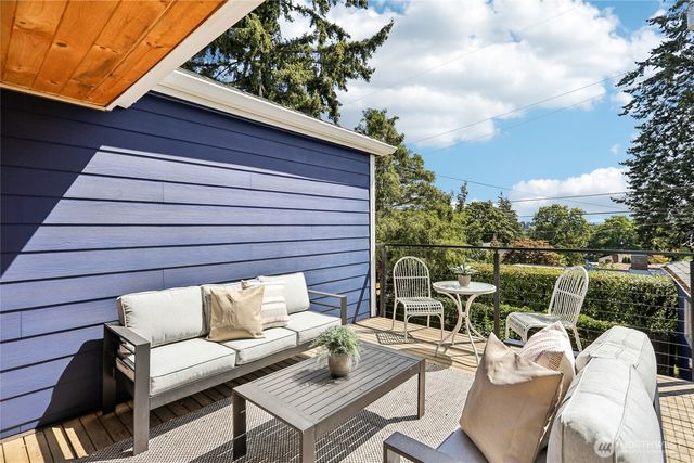 3310 9th Avenue W, Seattle, WA 98119