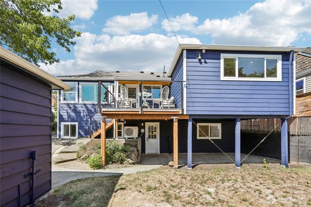 3310 9th Avenue W, Seattle, WA 98119