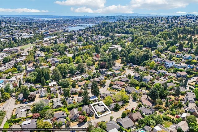 3310 9th Avenue W, Seattle, WA 98119
