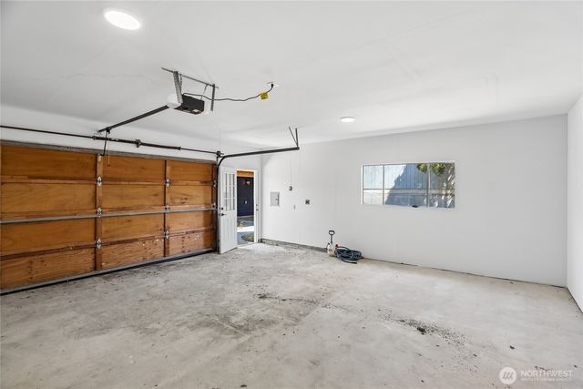 3310 9th Avenue W, Seattle, WA 98119