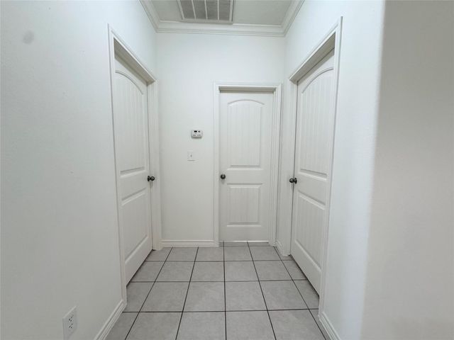 322 Green Leaf Street, Huntsville, TX 77340