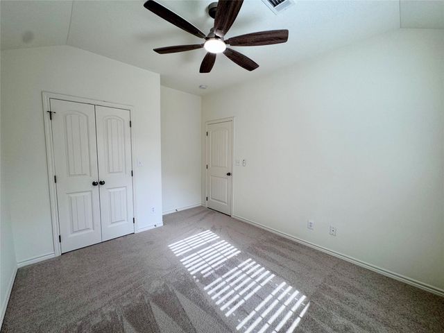 322 Green Leaf Street, Huntsville, TX 77340