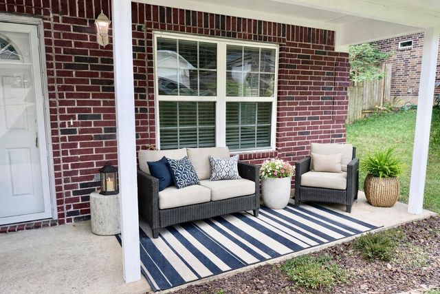 322 Green Leaf Street, Huntsville, TX 77340