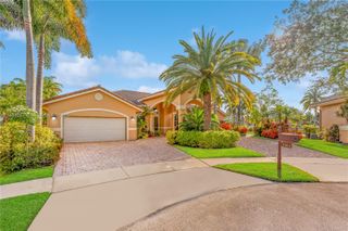 1504 NW 182nd Ave, Pembroke Pines, FL 33029