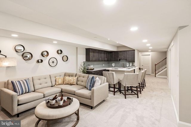 3 SPORTSMAN BLVD, Hamilton, NJ 08690