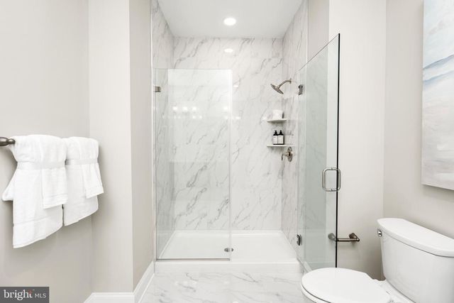 3 SPORTSMAN BLVD, Hamilton, NJ 08690