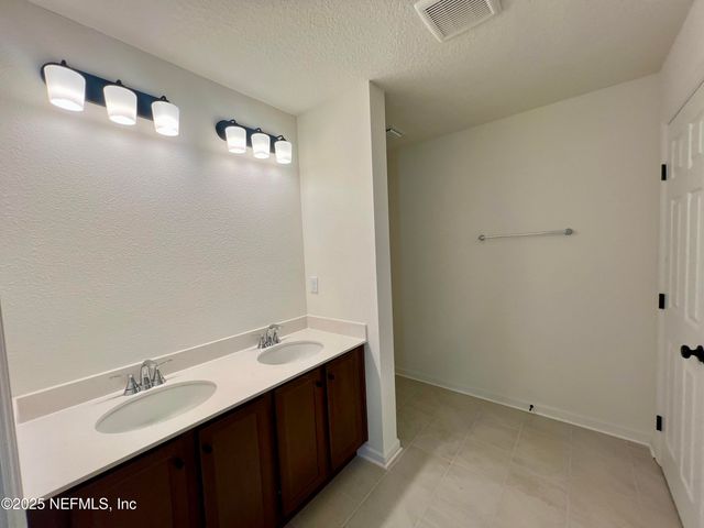 750 PANTHER LAKE, Jacksonville, FL 32221