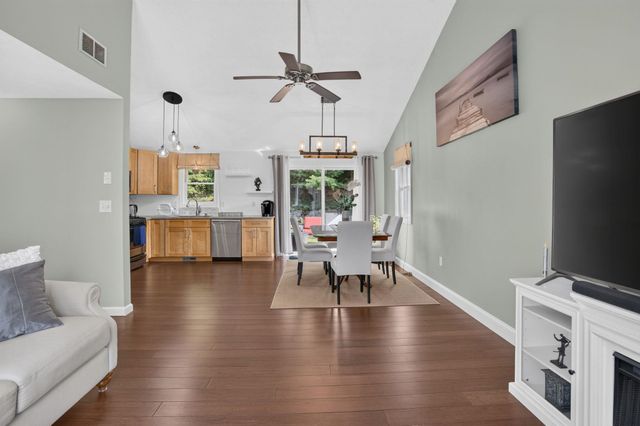 18 Cobble Hill Road, Nashua, NH 03062