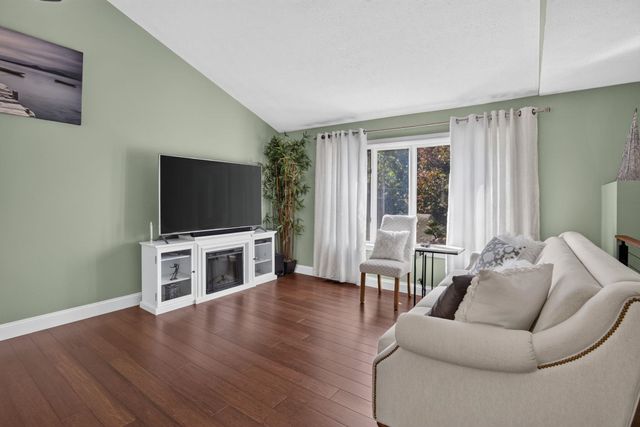 18 Cobble Hill Road, Nashua, NH 03062