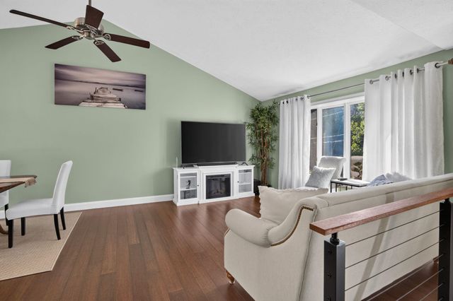 18 Cobble Hill Road, Nashua, NH 03062
