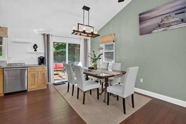 18 Cobble Hill Road, Nashua, NH 03062