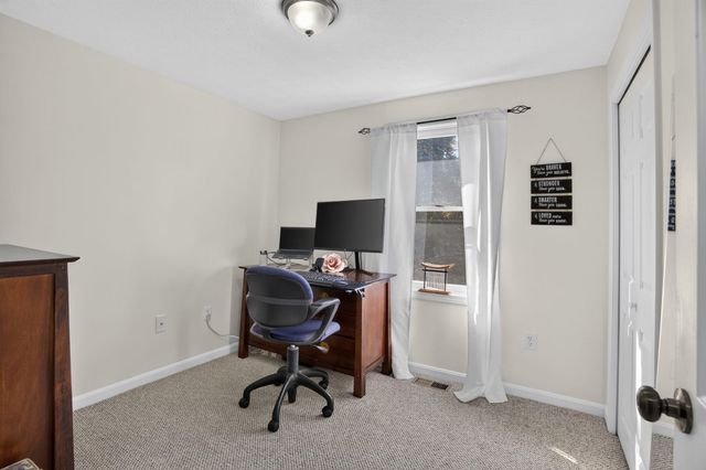 18 Cobble Hill Road, Nashua, NH 03062