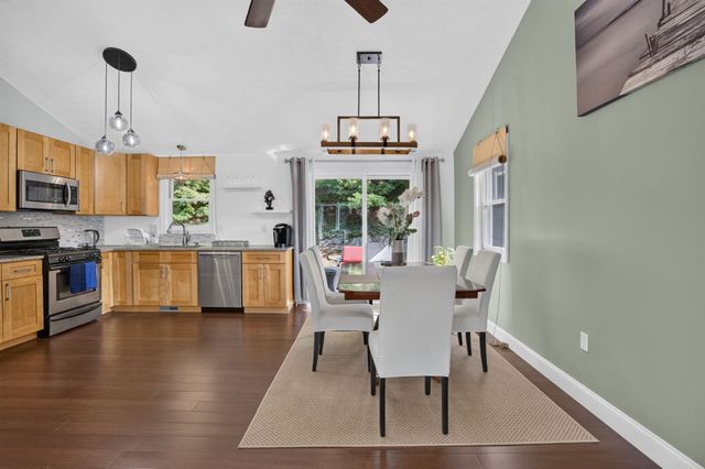 18 Cobble Hill Road, Nashua, NH 03062