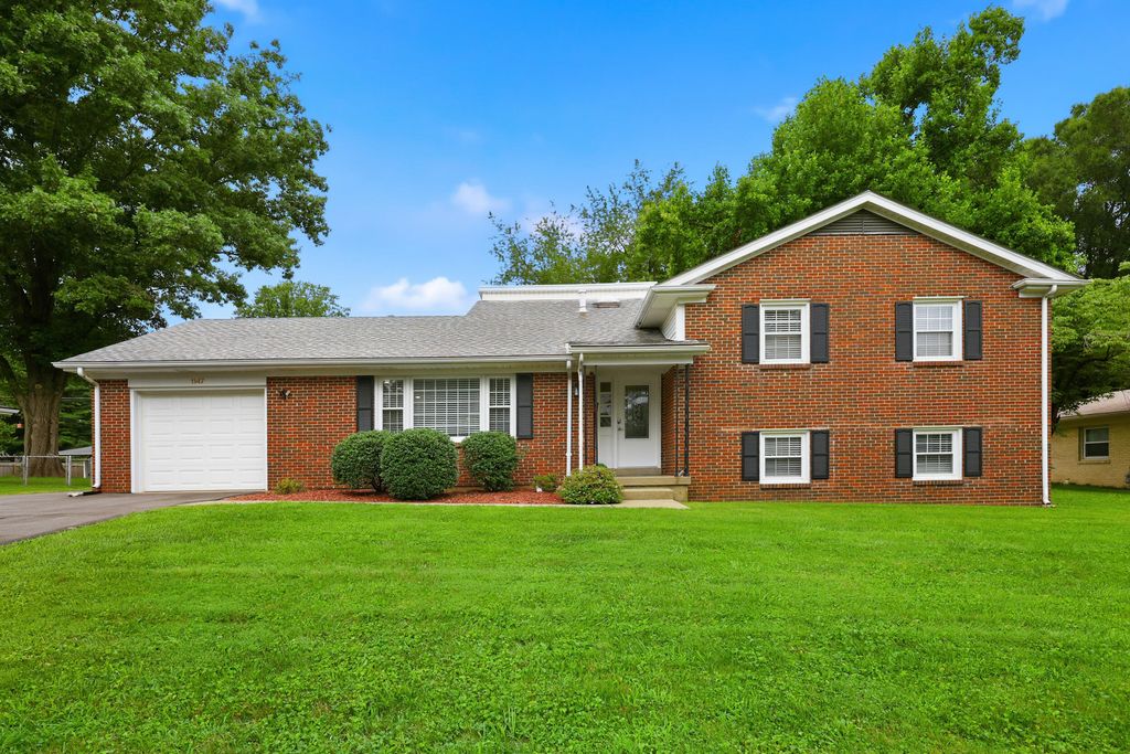1147 Athenia Drive, Lexington, KY 40504