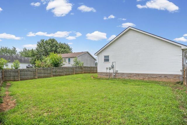 1788 Cherry Point Ct, Clarksville, TN 37042