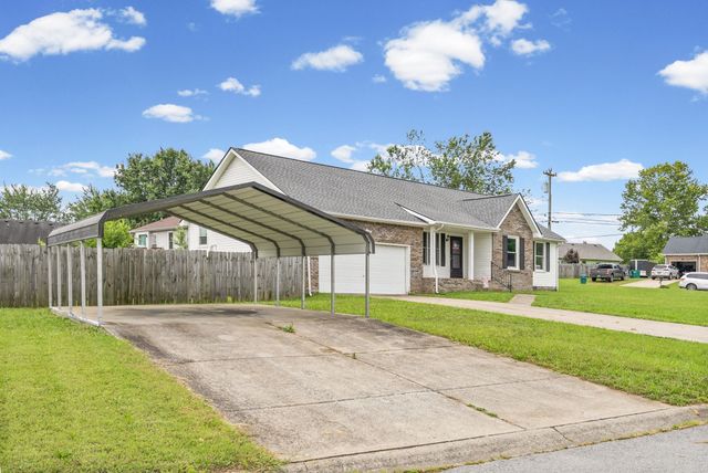 1788 Cherry Point Ct, Clarksville, TN 37042