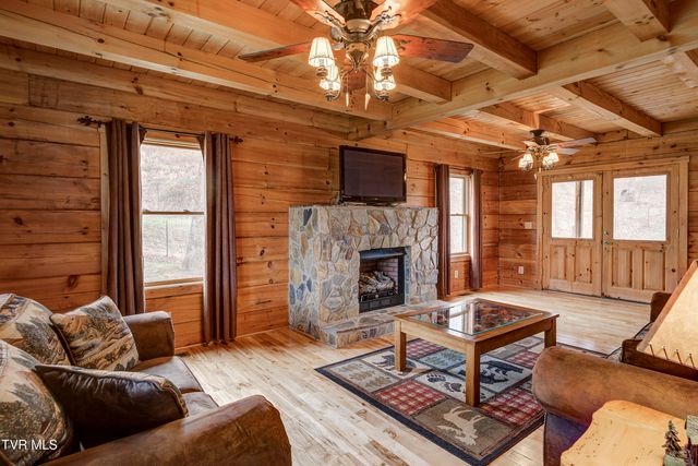 522 Deer Haven Road, Unicoi, TN 37692