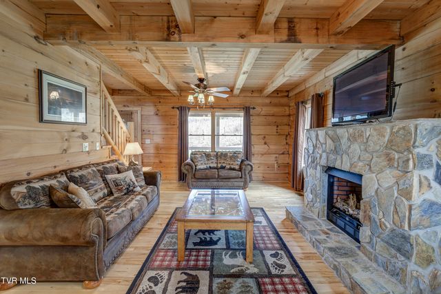 522 Deer Haven Road, Unicoi, TN 37692