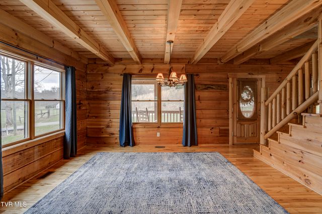 522 Deer Haven Road, Unicoi, TN 37692