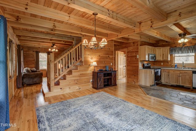 522 Deer Haven Road, Unicoi, TN 37692