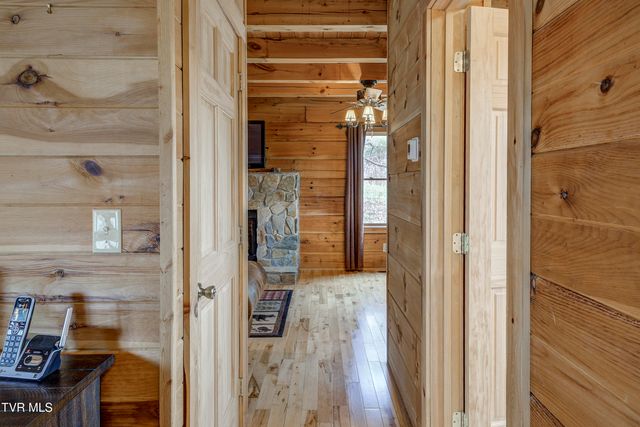 522 Deer Haven Road, Unicoi, TN 37692