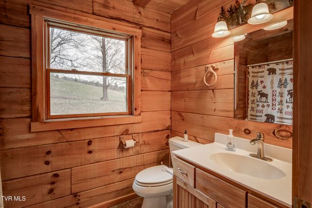 522 Deer Haven Road, Unicoi, TN 37692