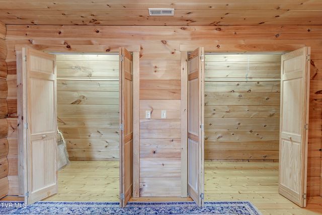 522 Deer Haven Road, Unicoi, TN 37692