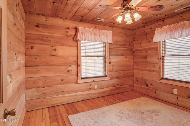 522 Deer Haven Road, Unicoi, TN 37692