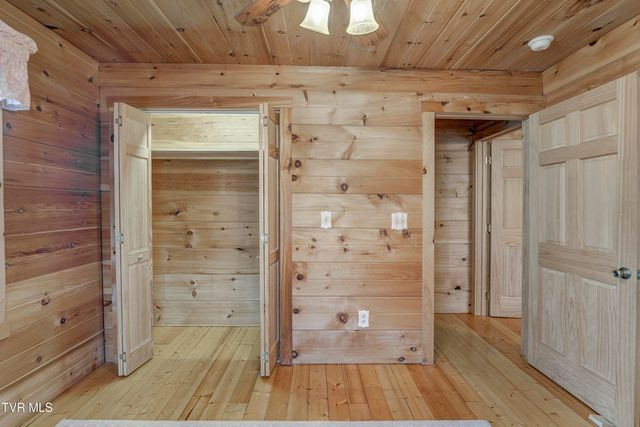 522 Deer Haven Road, Unicoi, TN 37692